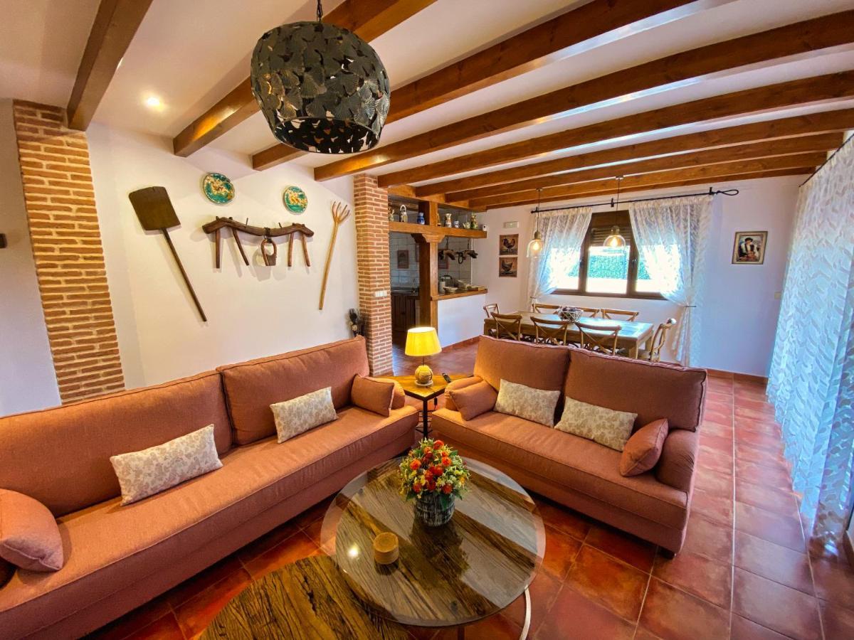 El Hojaranzo Con Encanto En Candeleda